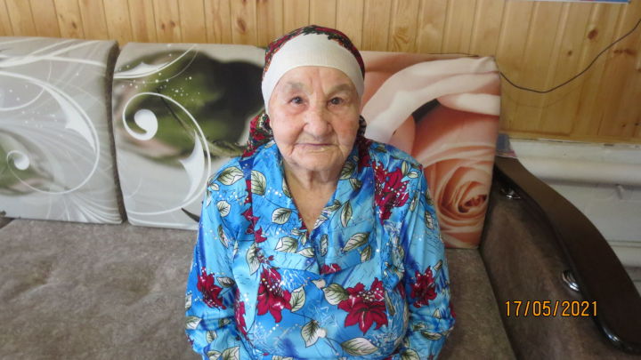 Сегодня Нурфигаль Ахметшиной из Зиреклов исполнилось 90 лет