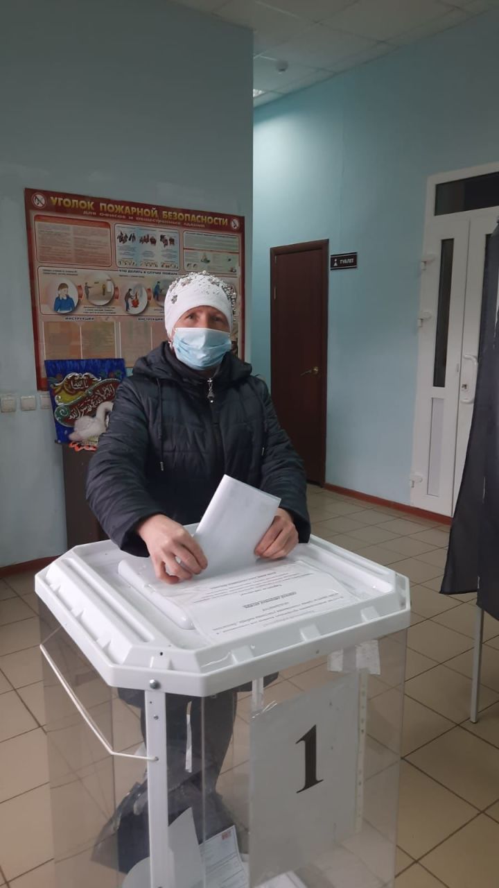 К 12 часам проголосовали более 1500 избирателей Новошешминского района