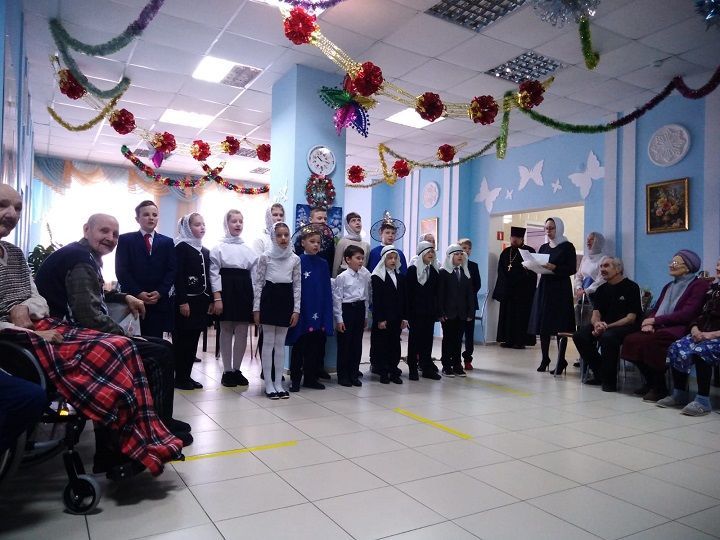 10 января воспитанники воскресной школы побывали в гостях в Новошешминском доме-интернате для престарелых и инвалидов