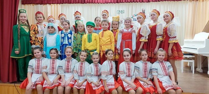 В Детской школе искусств состоялся фестиваль  «Вместе дружная семья» (ФОТО-ВИДЕОРЕПОРТАЖ)