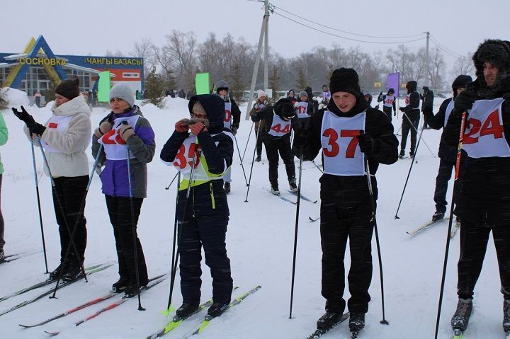 Блиц-опрос участников "Лыжни России 2022" в Новошешминске  (видео)