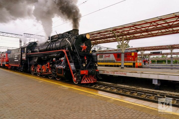Ретропоезд на паровой тяге запустили из Казани в Свияжск