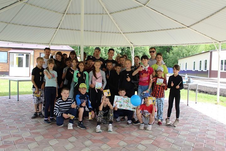 В палаточном лагере «Дети галактики» прошёл спортивный флешмоб «В здоровом теле, здоровый дух»