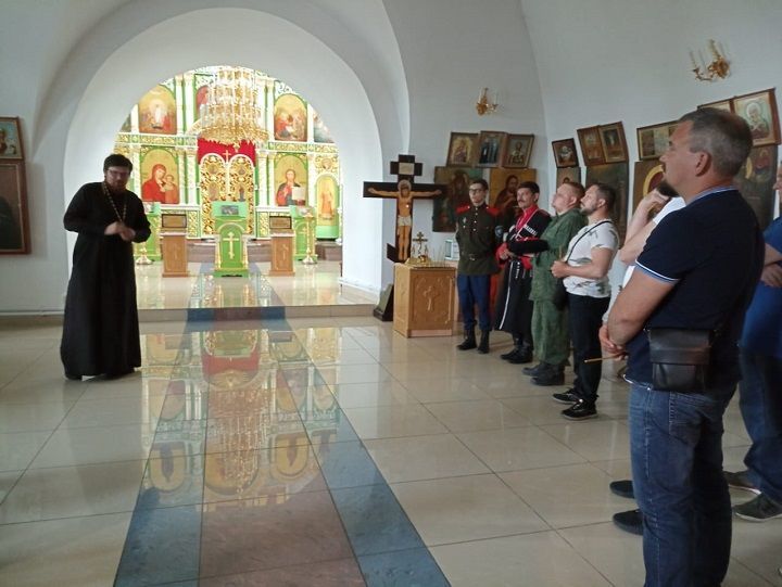 Гости фестиваля «Слободское кольцо» посетили Новошешминский храм Святой Троицы