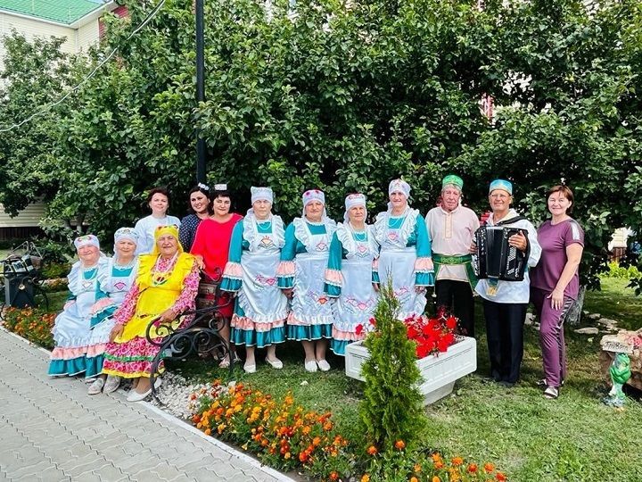 Новошешминский Дом-интернат посетили  участники ансамбля "Талир тәңкә»