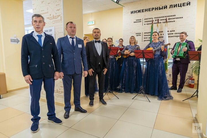 «Импульс патриотизма»: Единый день голосования в Татарстане стартовал с исполнения гимнов