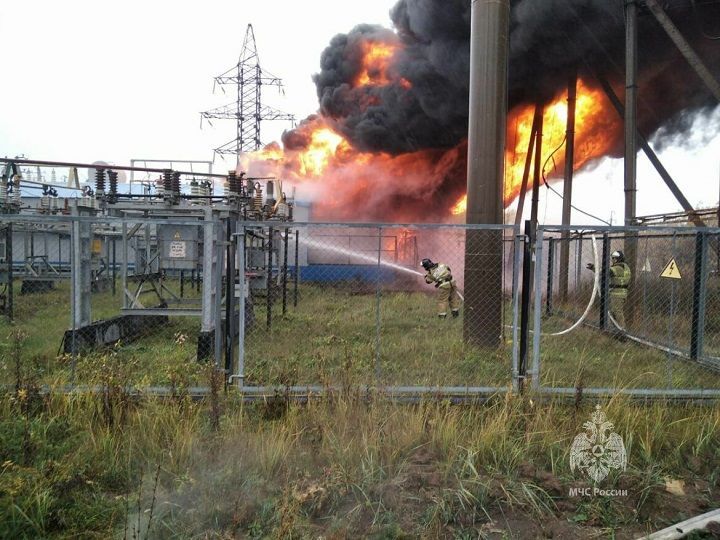 На электроподстанции в Новошешминском районе произошел пожар