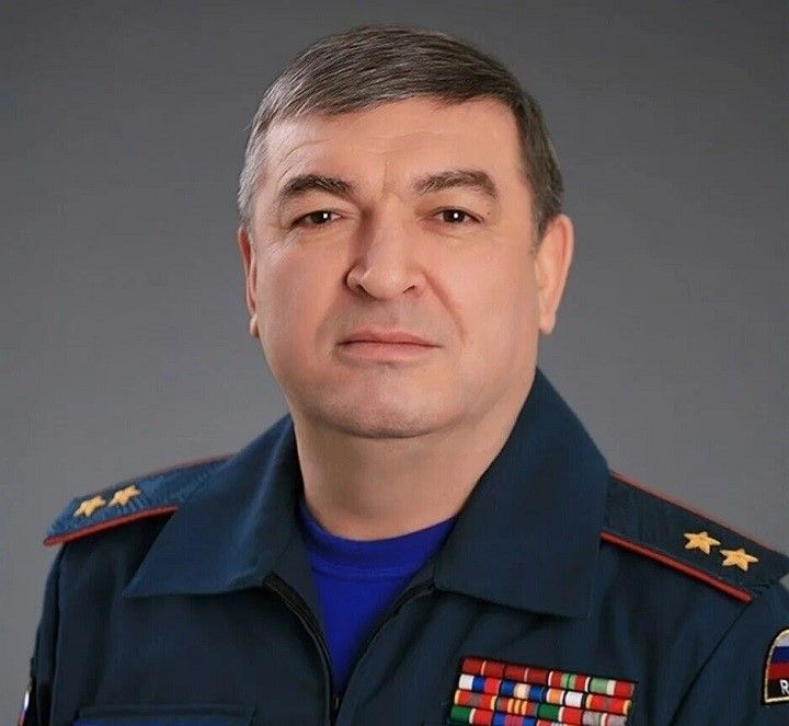Глава МЧС Татарстана поздравил коллег и ветеранов ведомства с Днем спасателя