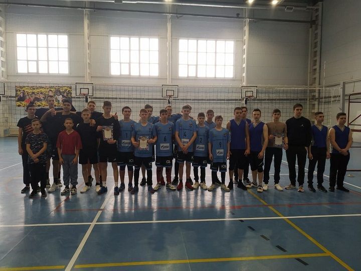 Команда Ленинской СОШ стала победителем районных соревнований по волейболу