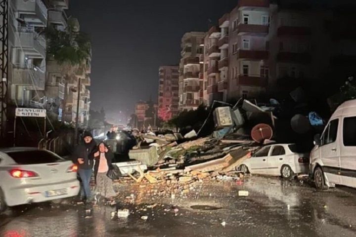 При землетрясениях в Турции и Сирии погибли более 170 человек