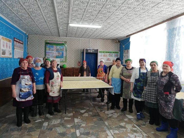 Обед как дома: жители Чувашской Чебоксарки собирают продуктовую посылку в зону СВО