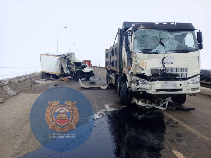 В результате  аварии в Татарстане один человек погиб, двое  госпитализированы