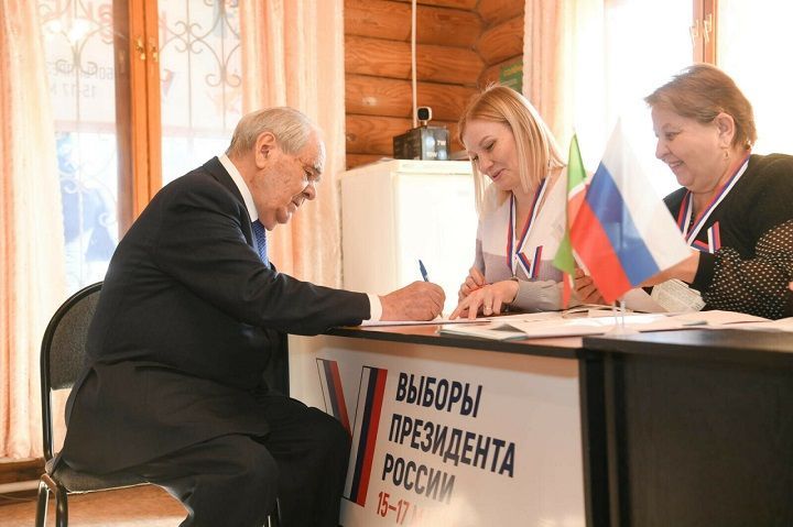 Шаймиев проголосовал на выборах Президента в Боровом Матюшино
