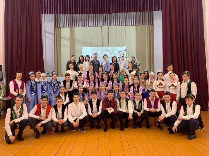 Зирекле авылы Мәдәният йортында  укучылар “Дуслык күпере”ндә очрашты