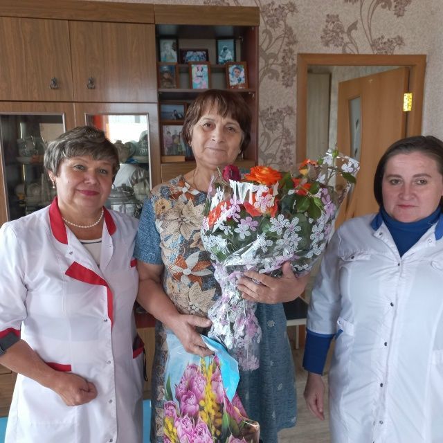 В рамках Декады пожилого человека чествовали ветеранов медицины