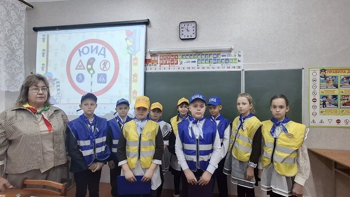 В ряды юных инспекторов движения вступили новобранцы Петропавловской школы