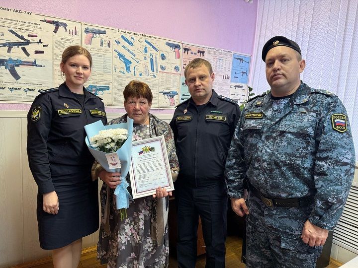 Судебные приставы Новошешминского района поздравили с юбилеем  ветерана службы