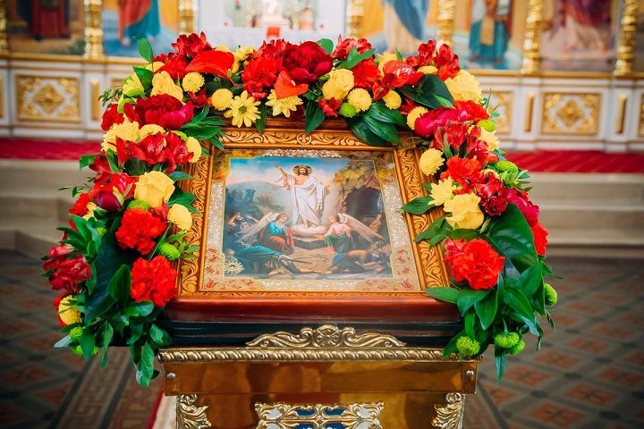 Епископ Пахомий поздравляет православных новошешминцев с праздником Пасхи