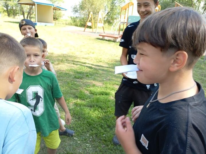 Спортивно-игровая программа «Сильные, смелые, ловкие, умелые» в Ленинской сельской библиотеке