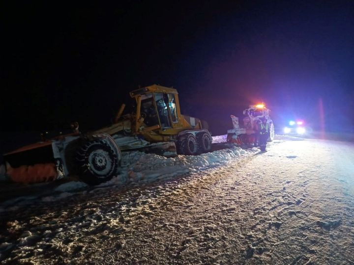В Новошешминском районе при буксировке трактора погиб человек