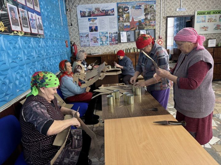 Жители Чувашской Чебоксарки изготовили более 300 окопных свечей