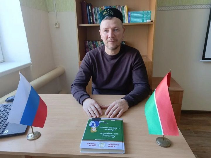 Айрат Хәмәтвәлиев: «Милли берләшмәләр – кешеләр арасындагы күперләр алар»
