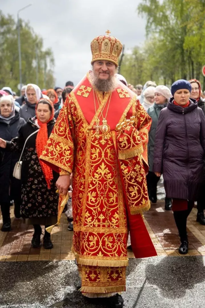 Епископ Пахомий поздравляет новошешминцев со Светлым праздником Пасхи