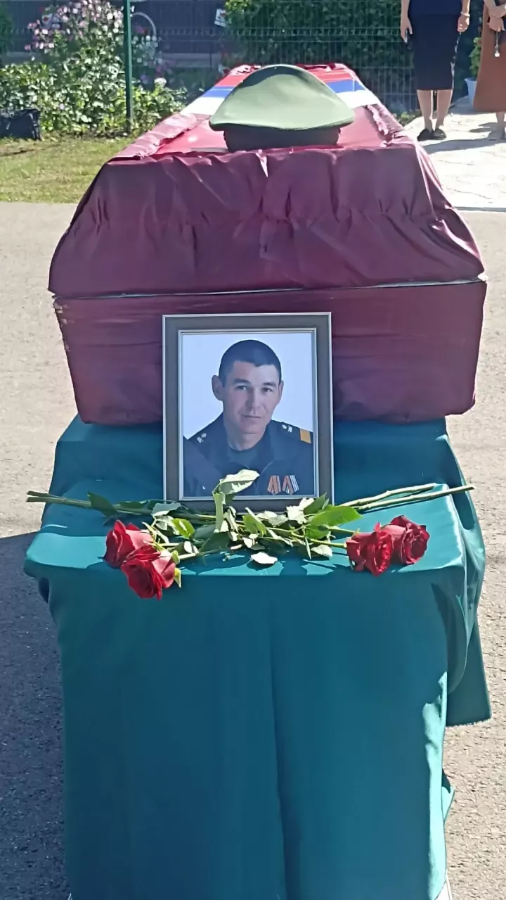 Акъяр авылында СВО зонасында һәлак булган сугышчы белән хушлаштылар