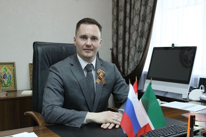 Глава района Егор Тарнавский поздравил школьников с Днем знаний