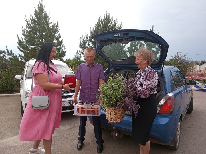 Щедрый  человек всегда найдет возможность помогать другим