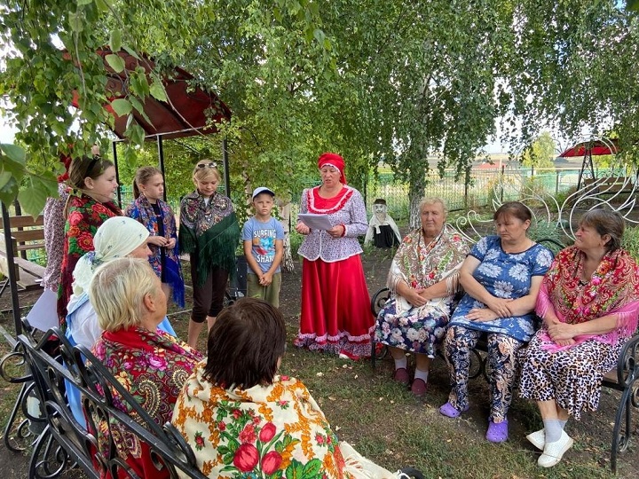 Фольклорный час «Святой праздник – Ильин день» сегодня для населения прошел в Архангельском сельском доме культуры
