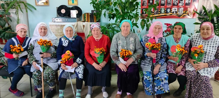 «Осеннее сияние»: в Чертушкино состоялась встреча пожилых односельчан
