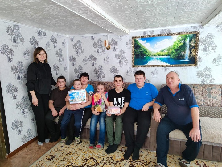 В Новошешминском КЦСОН «Забота» открыли Год семьи