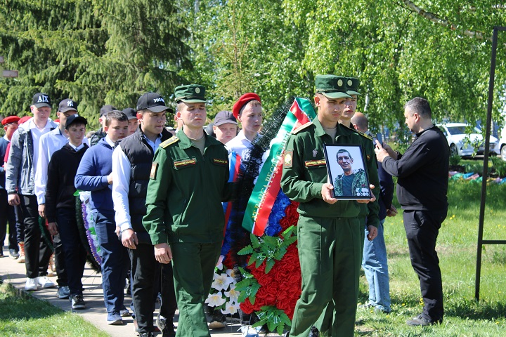 Иван Куров погиб в ходе выполнения боевой задачи.