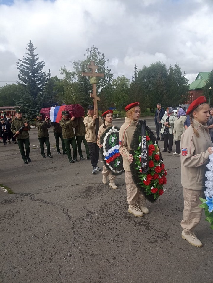 13 августа в селе Новошешминск проводили в последний путь Николая Филипповского, погибшего в ходе спецоперации.