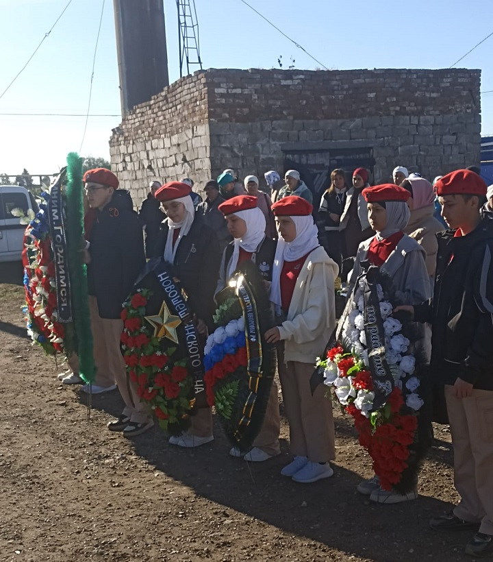  24 сентября в селе Тубылгы Тау проводили в последний путь Артура Бухарова, погибшего в ходе спецоперации.