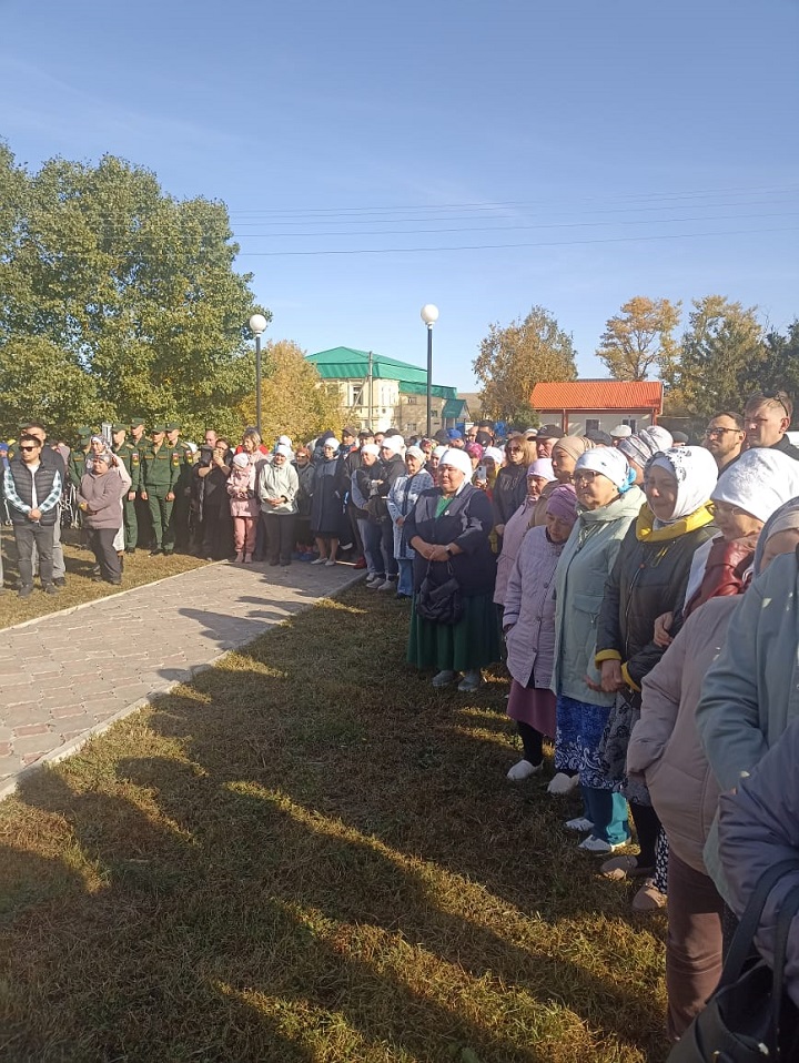 2 октября в селе Шахмайкино проводили в последний путь Фануса Шакирова, погибшего в ходе спецоперации.