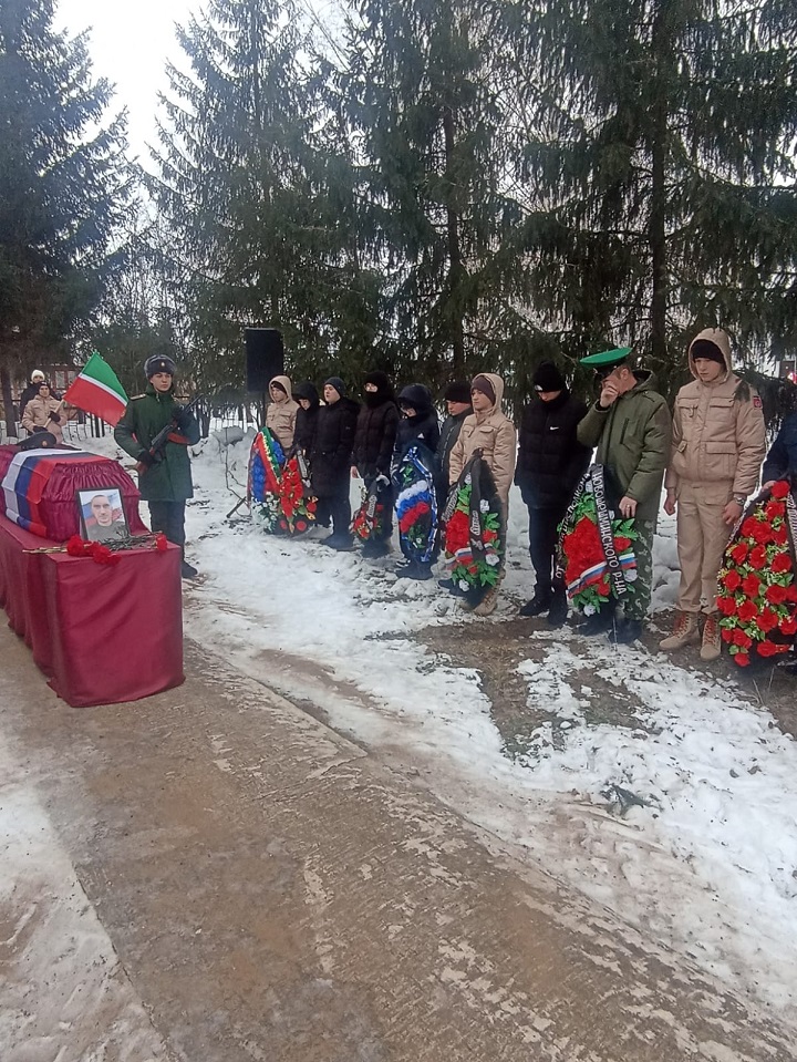 13 января в селе  Слобода Петропавловская проводили в последний путь Александра Яковлева, погибшего в ходе спецоперации.