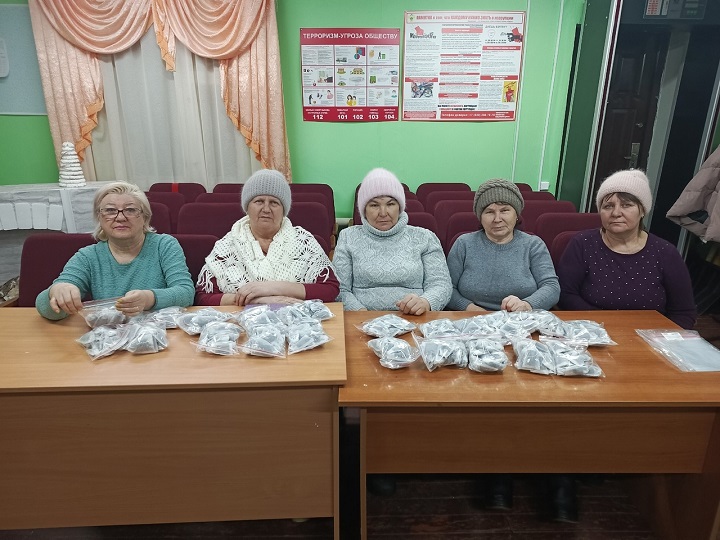 Волонтеры Лебедкинского СК приготовили витаминный чай для бойцов СВО