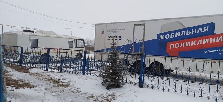 В Новошешминском районе работает мобильная поликлиника по медосмотру жителей района.