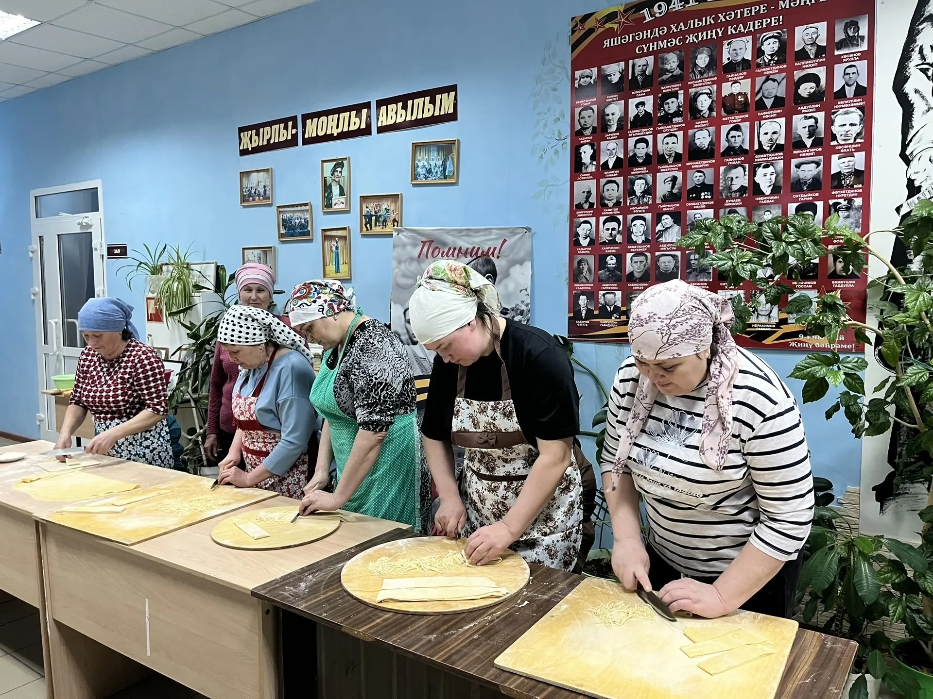 Чертушкинские хозяйки приготовили домашнюю лапшу для участников СВО