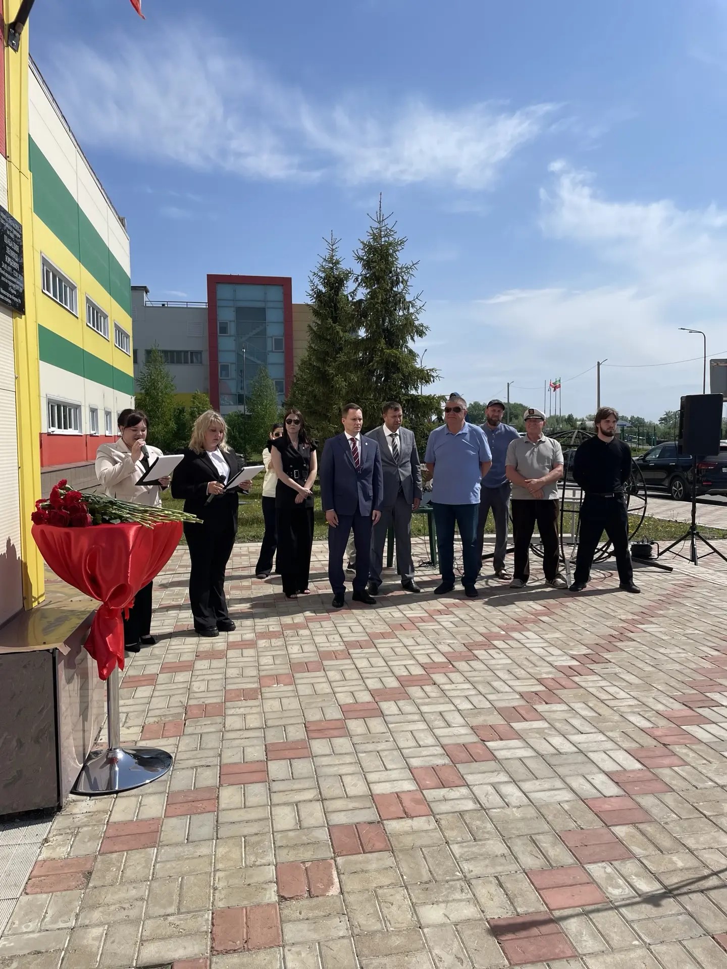  Сегодня в районе открыли мемориальную доску погибшему в ходе СВО тренеру и воину Леониду Шабалину