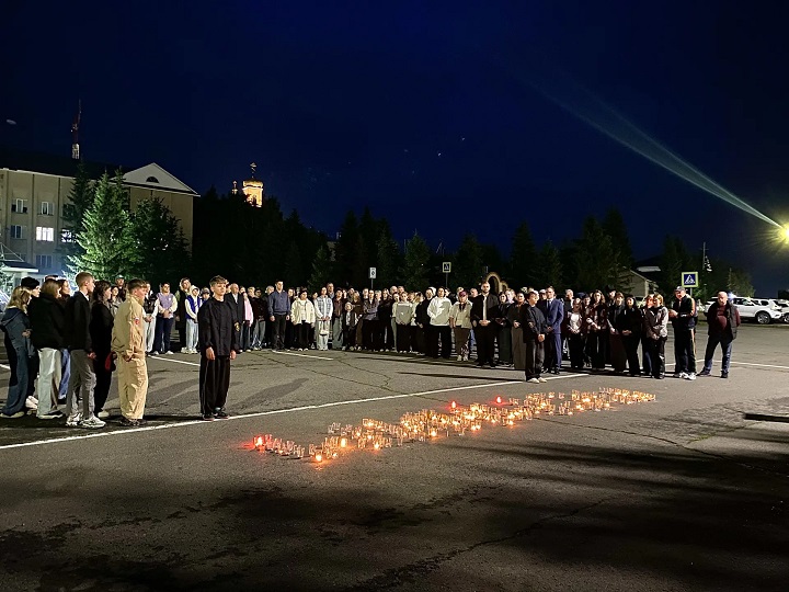 22 июня в 22.00 в Новошешминске около памятника павшим воинам-землякам состоялся митинг, посвящённый 85-й годовщине начала Великой Отечественной войны.