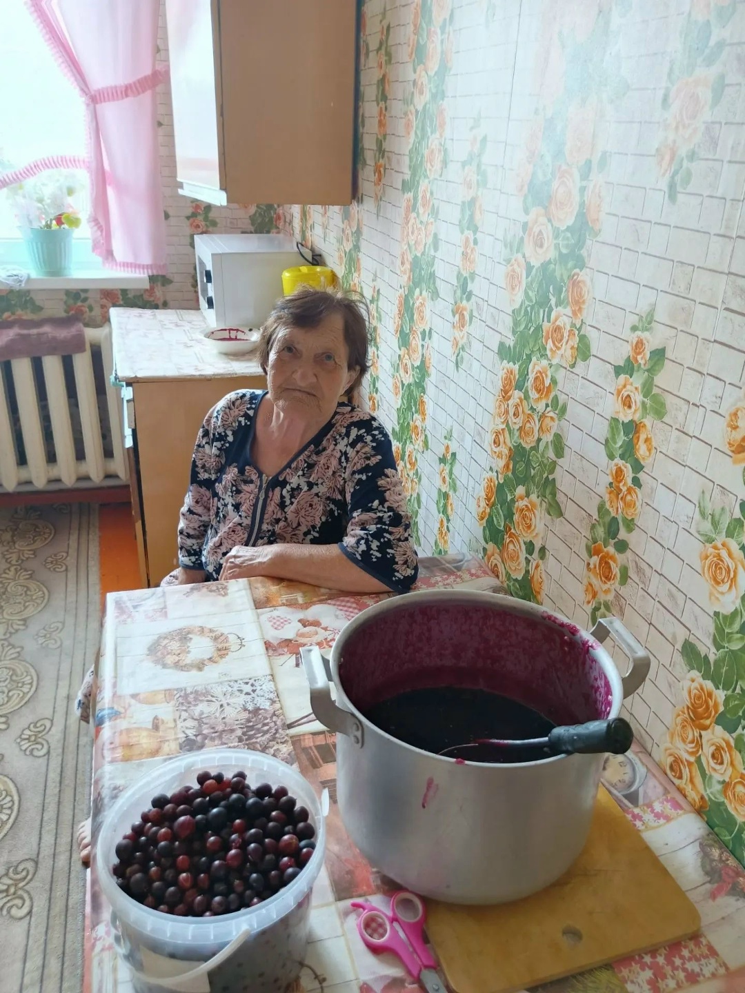 🥕🍅 В ход идут овощи и фрукты, выращенные своими руками на собственных огородах.