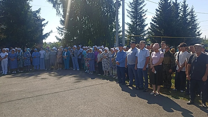 В селе Азеево простились с бойцом, погибшим в зоне СВО