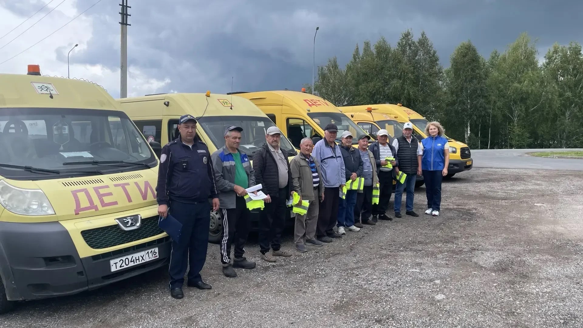 В преддверии нового учебного года сотрудники Новошешминского отделения Госавтоинспекции ОМВД России провели плановую проверку школьных автобусов.