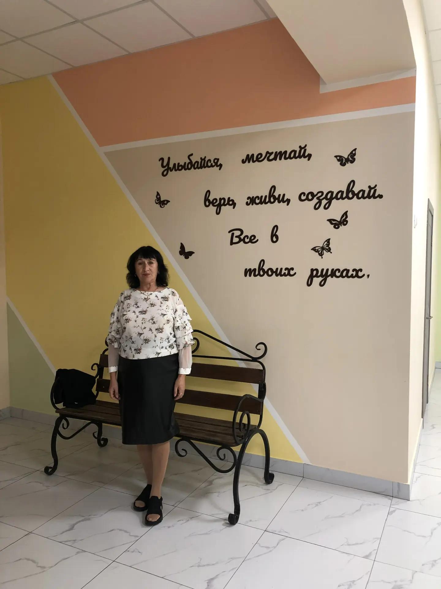 Дина Рашидовна Каниева — талантливый педагог, который уже около 40 лет с увлечением и самоотдачей учит детей русскому языку и литературе.