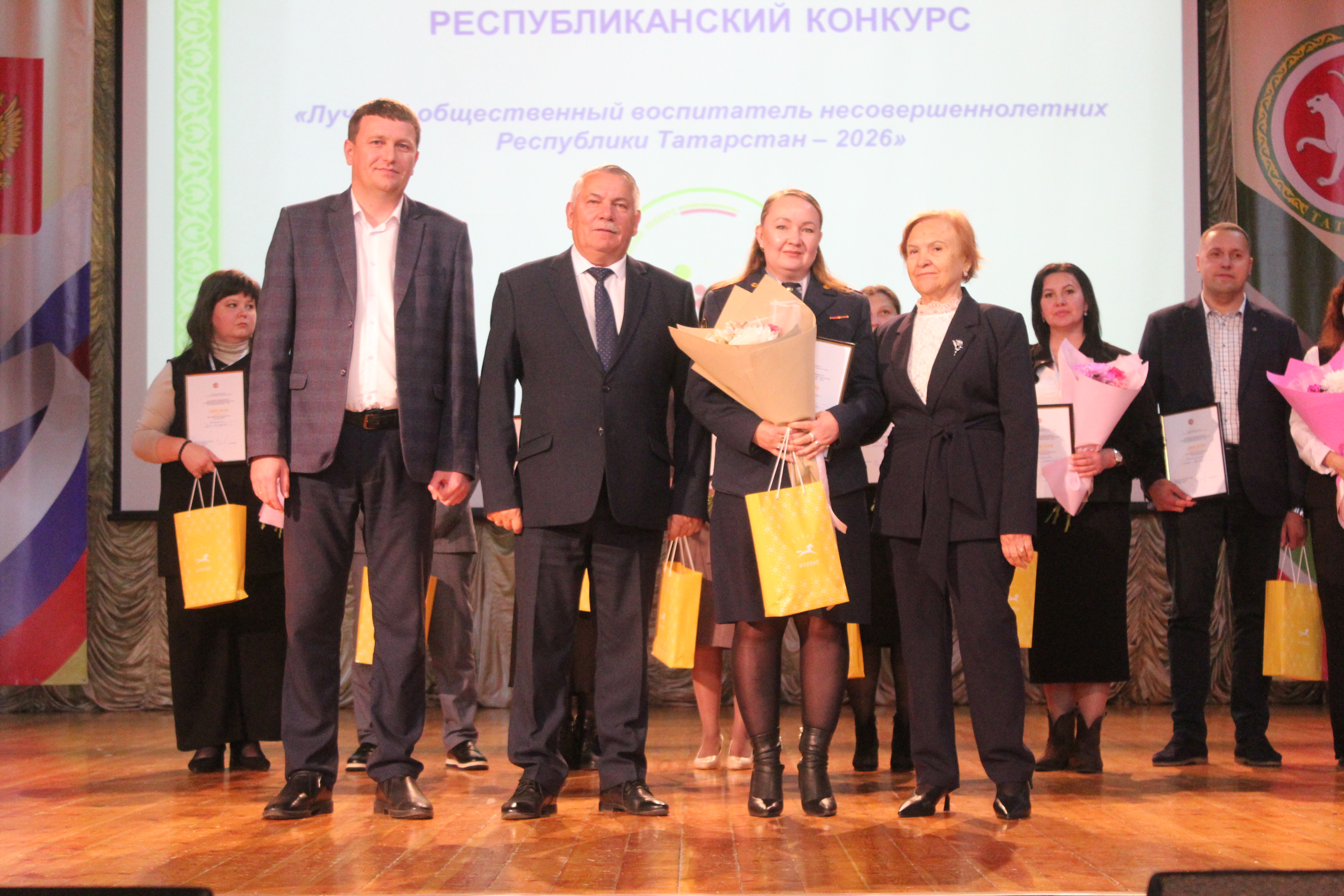 Оценку выступлений участников и практических решений конкурсных кейсов обеспечило авторитетное жюри, в состав которого вошли республиканские и муниципальные эксперты. зональный этап