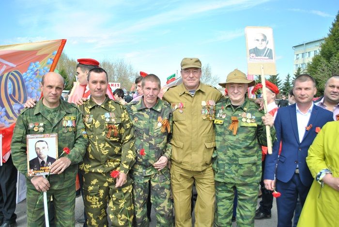 Жители района отметили День Победы. Митинги, акция «Бессмертный полк», возложение венков к мемориалам прошли в райцентре и всех селах района