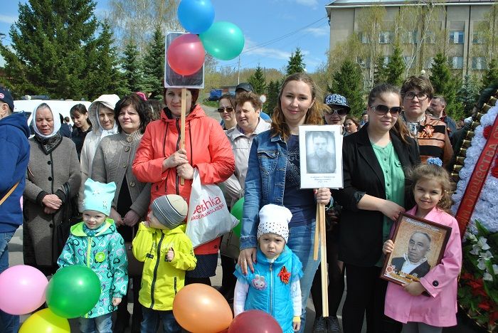 Жители района отметили День Победы. Митинги, акция «Бессмертный полк», возложение венков к мемориалам прошли в райцентре и всех селах района